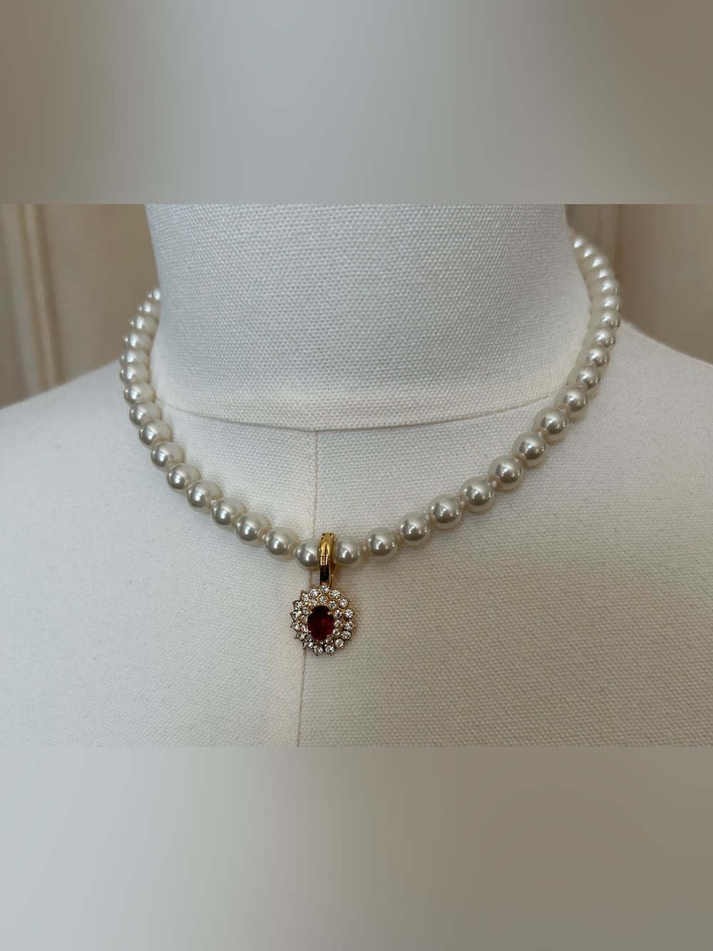 Faux Pearl Choker Necklace with Ruby Red Halo Pendant and earrings